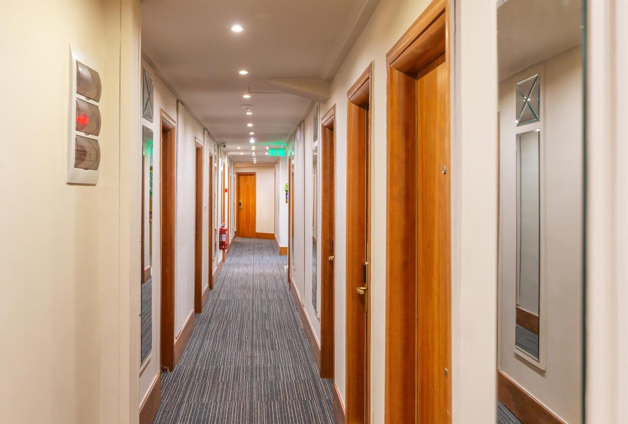 Ilisia Hotel เอเธนส์ ภายนอก รูปภาพ
